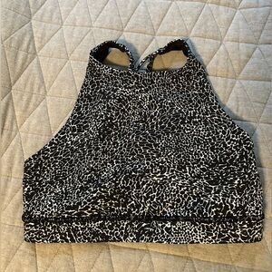 Lululemon Athletica High neck sports bra size6